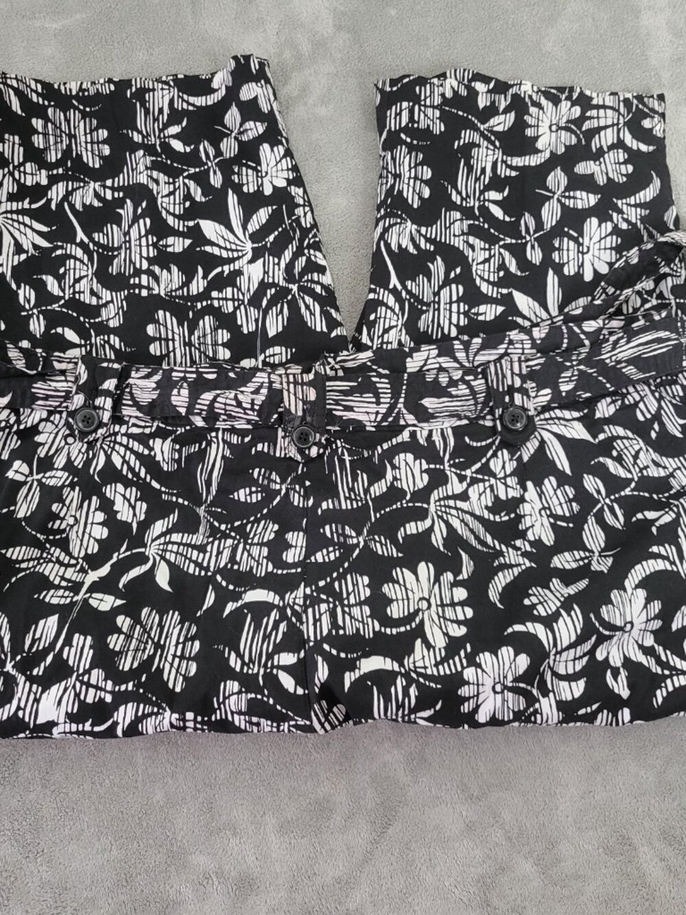 White Stag 20W Capri Pants Black White Floral Belted Cotton Stretch FLO128XE - Picture 7 of 10